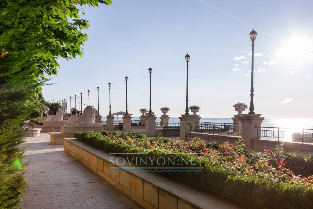 Золотой Берег пляж