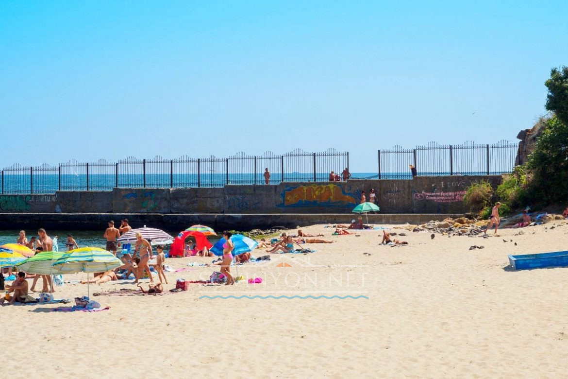 Нудистский пляж Южного в списке лучших в Украине